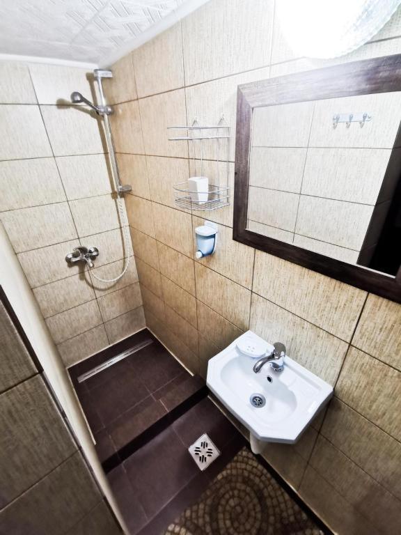 Shelby Accommodation -Adult Only- Sinaia Buitenkant foto