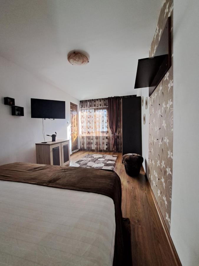 Shelby Accommodation -Adult Only- Sinaia Buitenkant foto