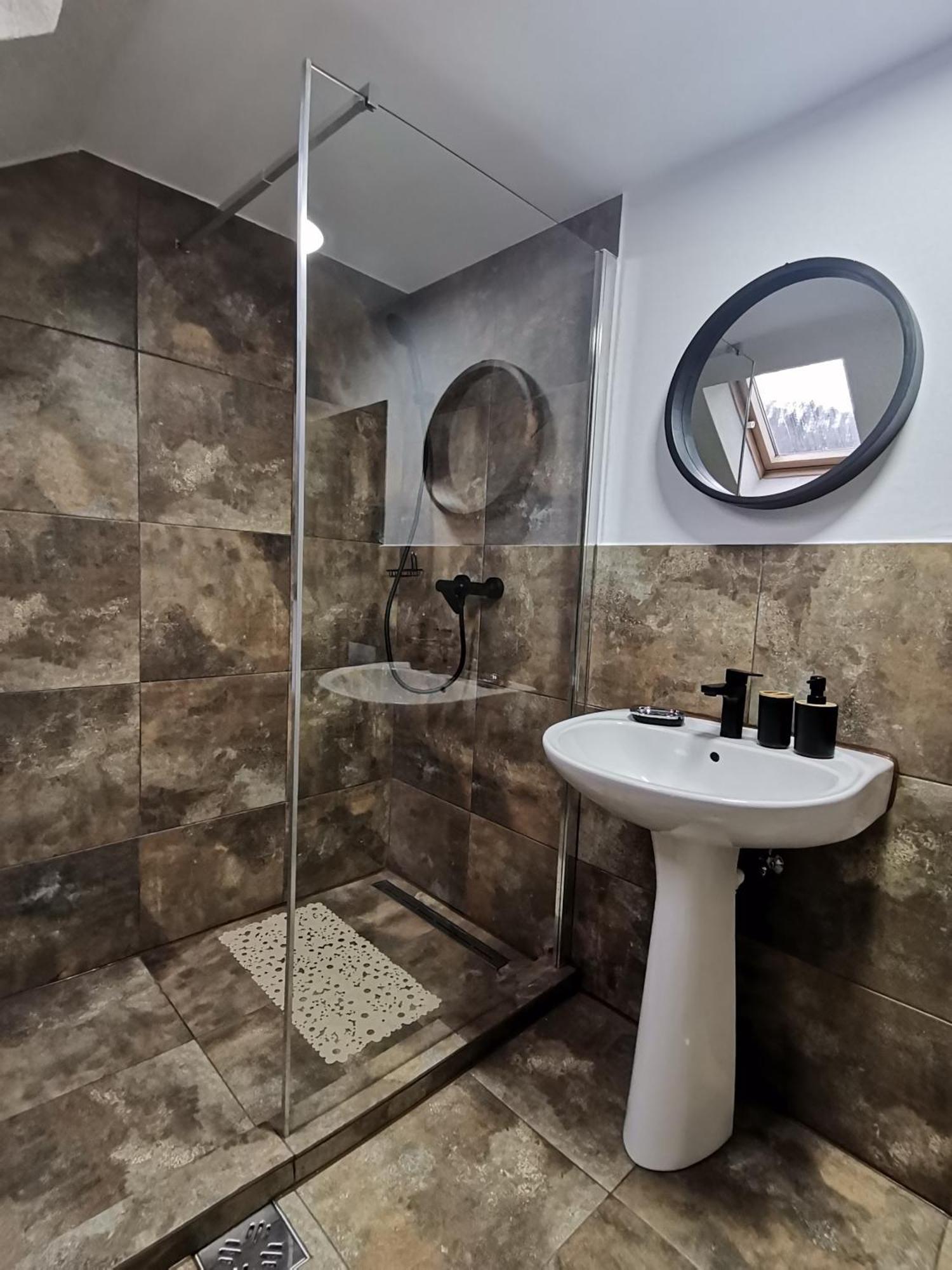 Shelby Accommodation -Adult Only- Sinaia Buitenkant foto