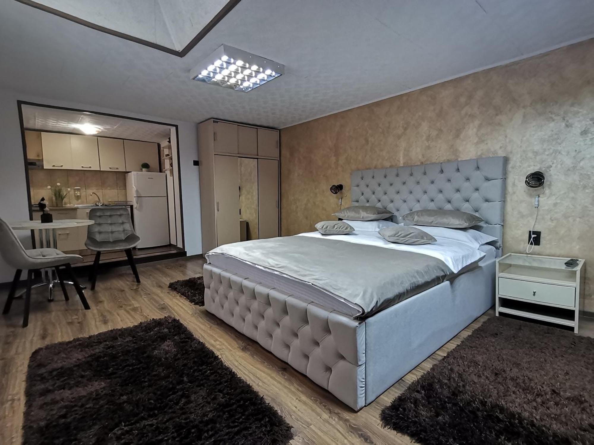 Shelby Accommodation -Adult Only- Sinaia Buitenkant foto