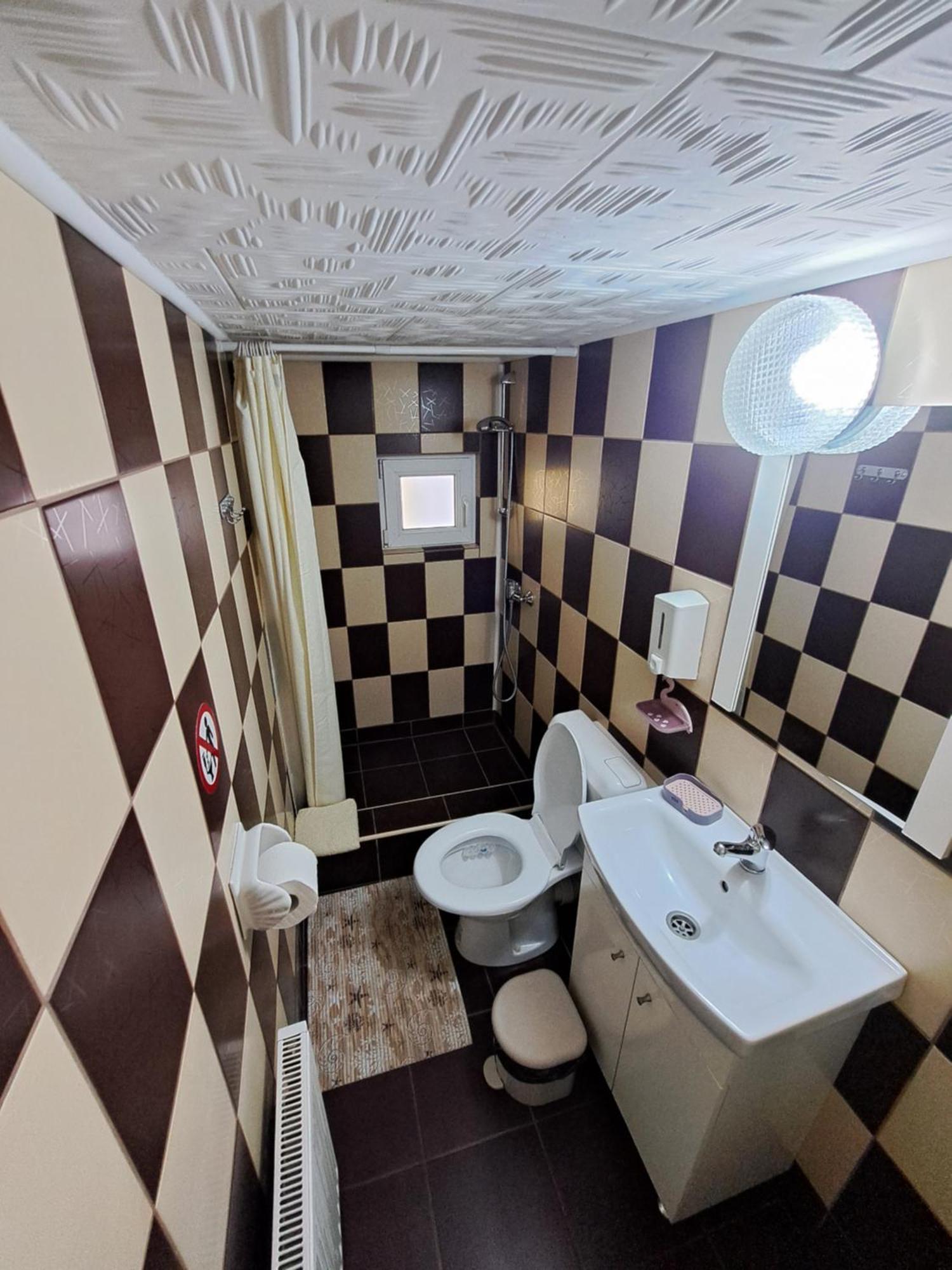 Shelby Accommodation -Adult Only- Sinaia Buitenkant foto