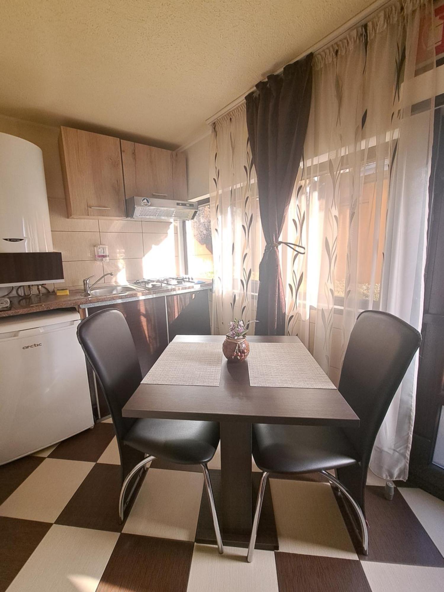 Shelby Accommodation -Adult Only- Sinaia Buitenkant foto