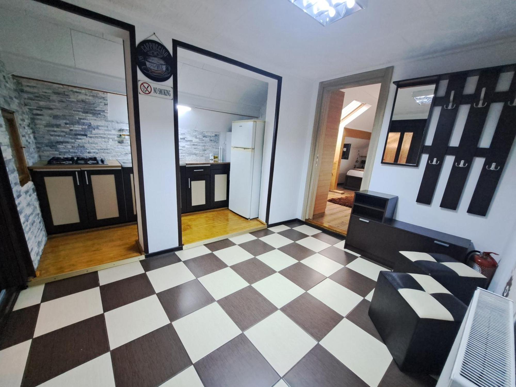 Shelby Accommodation -Adult Only- Sinaia Buitenkant foto