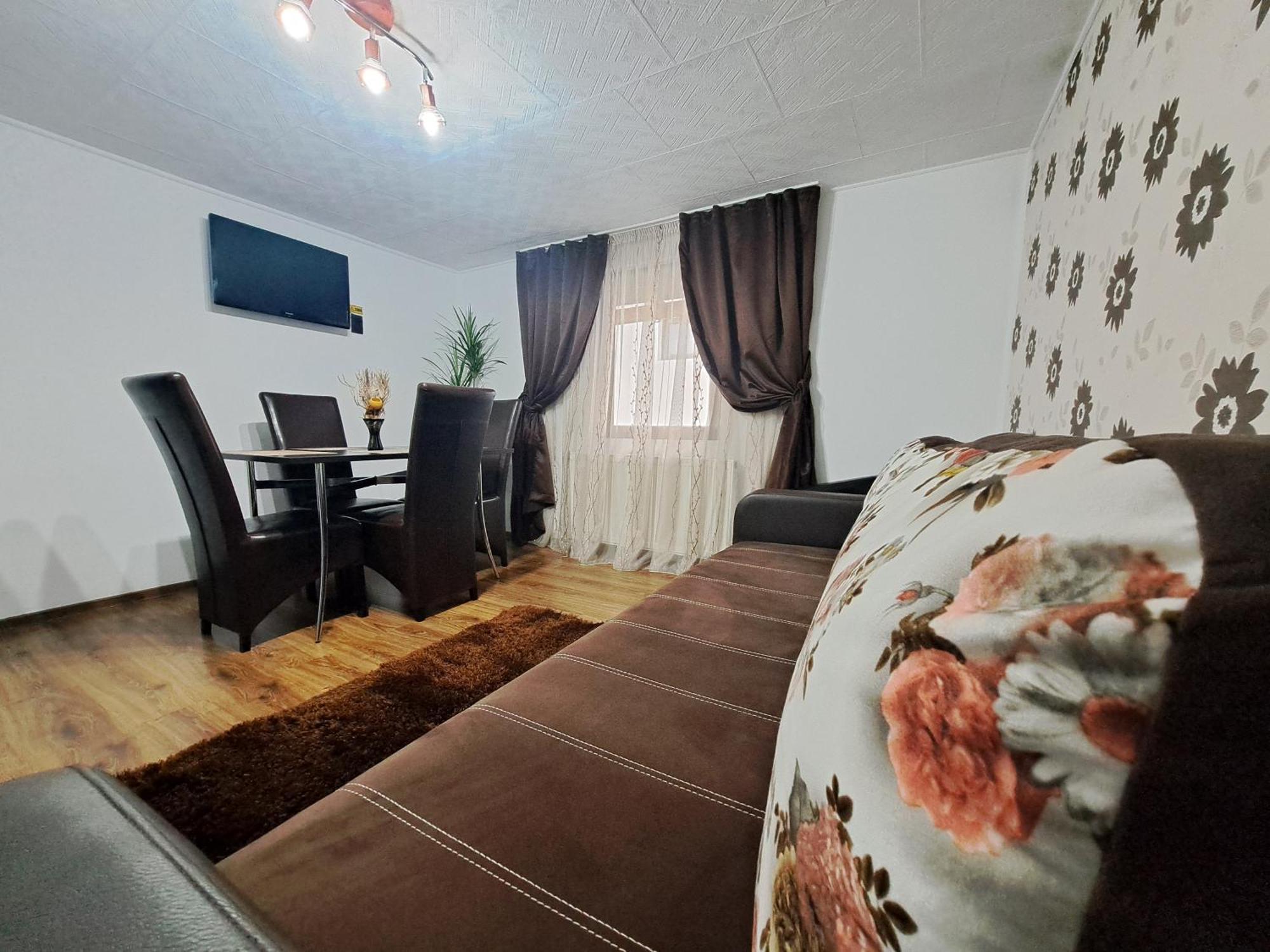 Shelby Accommodation -Adult Only- Sinaia Buitenkant foto